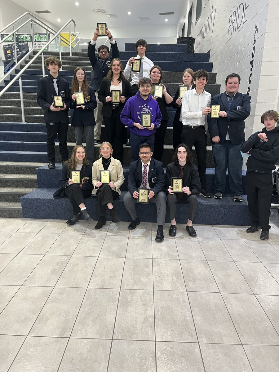 CONGRATULATIONS to all of our DECA students that competed this week. We’ll be back in March for States🏆🔷