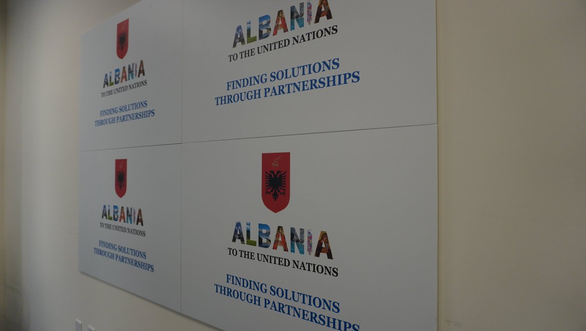 [AL]: Kënaqësi të vizitonim <a href="/AlMissionUN/">Albania in UN</a> në New York  🇦🇱🇺🇳🇺🇸 ku <a href="/NYC_Albania/">Kongresi Rinor Kombëtar | National Youth Congress</a>  u prit në një  takim miqësor nga Amb. <a href="/HoxhaFer/">Ferit Hoxha🇦🇱</a> për të diskutuar mbi plane dhe nisma të përbashkëta që kanë në fokus fuqizimin &amp; përfshirjen e të rinjve si aktorë të rëndësishëm në ndërtimin e paqes 🤝