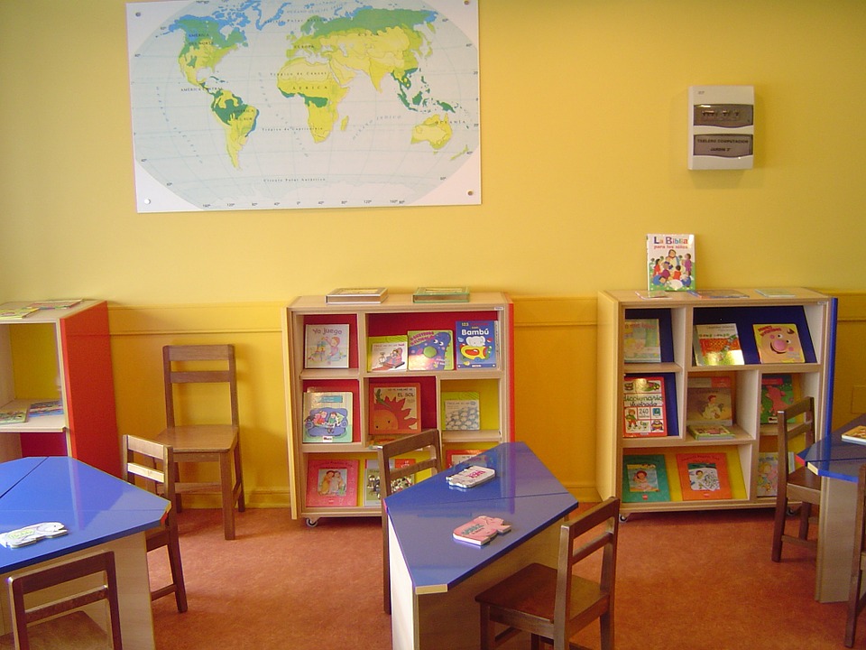 DiariEducacio's tweet photo. El 28% de les places d’I2 (dos anys) de les llars d’infants privades han quedat sense ocupar en el curs 2022-2023, segons una enquesta de l’Associació Catalana de Llars d’Infants

👉 https://t.co/U9qZ6qSZsk https://t.co/lIvmKQjaKX