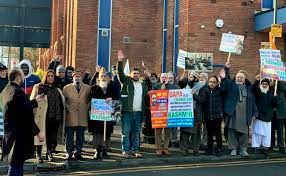 Singh91Paramjit's tweet photo. #India #faces black day #protest #across #Britain

While the fascist Narendra Modi regime was brandishing weaponry on the roads in New Delhi, a clear sign that the RSS government signifies terror across South Asia, the India state faced strong demonstrations across the UK. https://t.co/GdkP3PrSJN