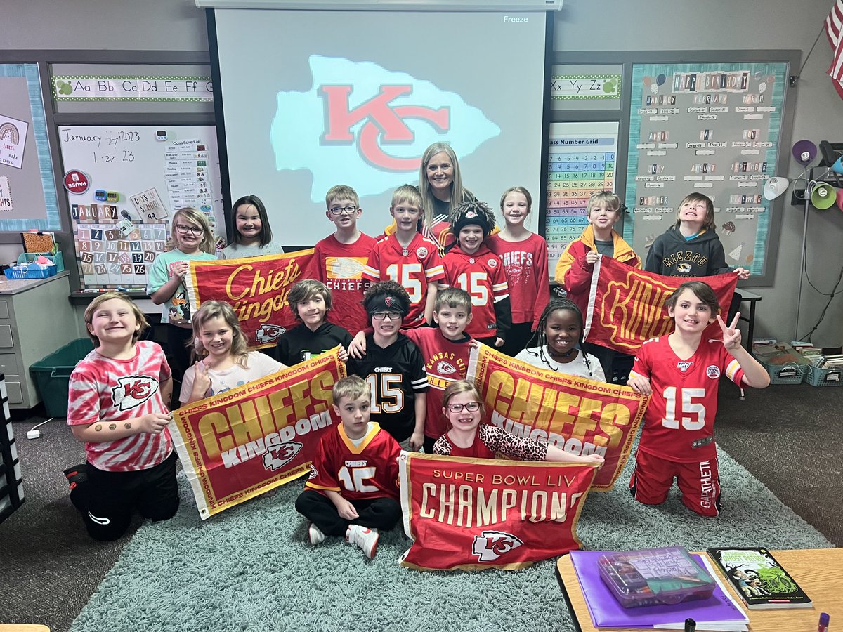 Happy Red Friday! Go Chiefs! ⁦<a href="/RVRoadrunner/">Ridgeview Elementary</a>⁩ ⁦<a href="/Chiefs/">Kansas City Chiefs</a>⁩