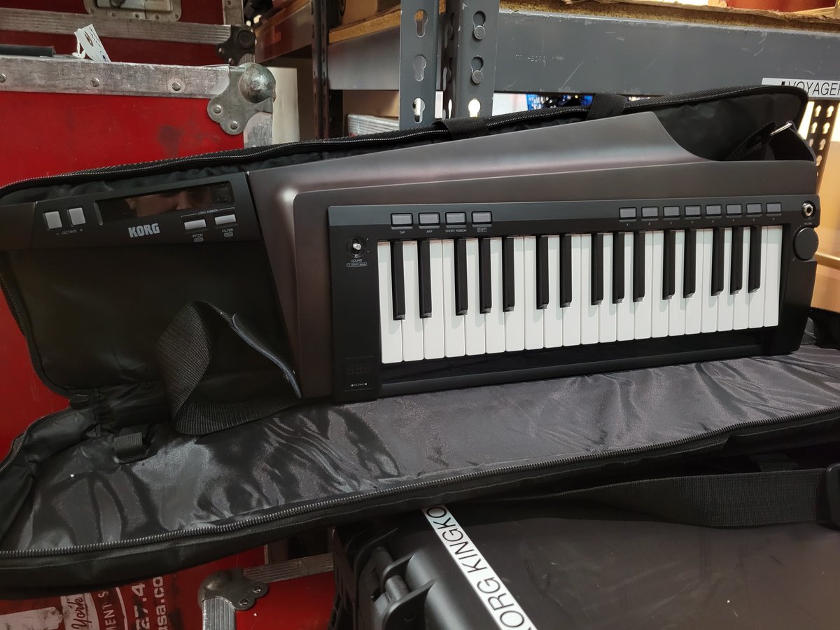 SIR_USA's tweet photo. Keyboard players, are you seeking more mobility while jamming onstage? Our NY office has just welcomed this new @KorgUSA RK100S keytar to our rental inventory!
#korg #rk100S #keytar #keyboards #pianists #gearfriday #studioinstrumentrentals #sirusa #sirny #newyork https://t.co/MzGxWEoAO7