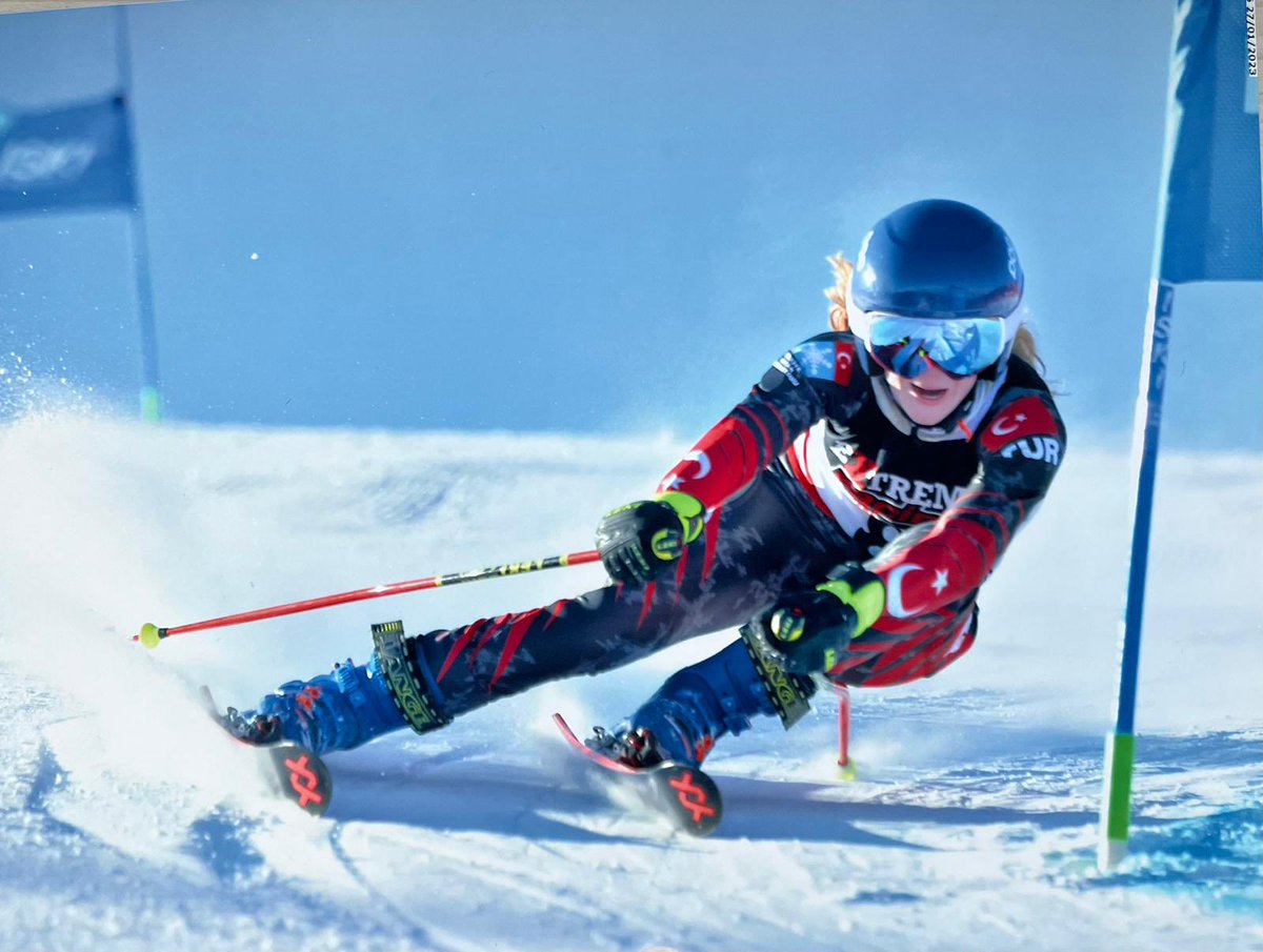 Folgaria - İtalya’da gerçekleşen Çocukların (U14 ve U16) Kayak Dünya Şampiyonası niteliğinde olan “AlpeCimbra FIS ChildrensCup” yarışında Milli Takım U14 kızlar kategorisinde yarışan sporcumuz Alev Nur Taşkent GS Klasmanını 16. olarak olarak tamamlamıştır.