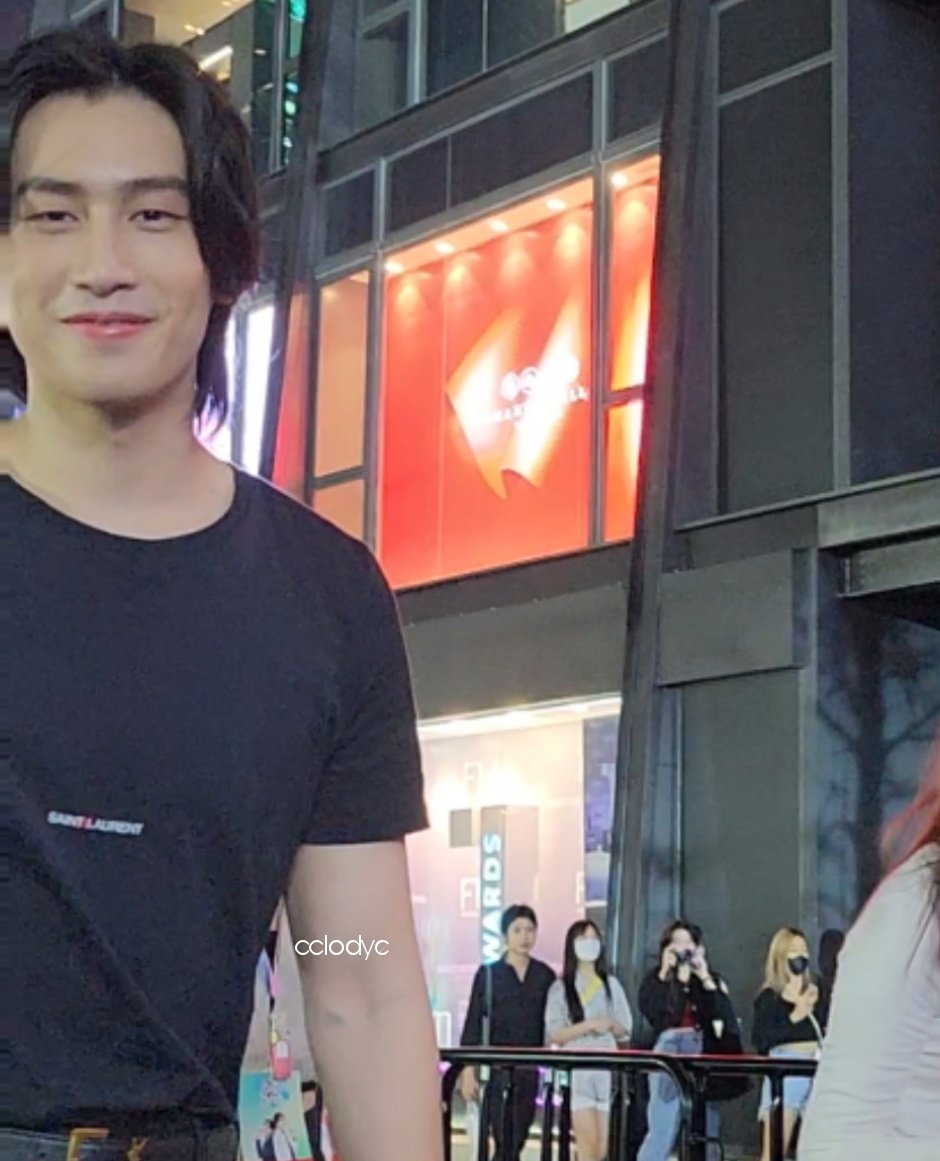 core | rose tweet media