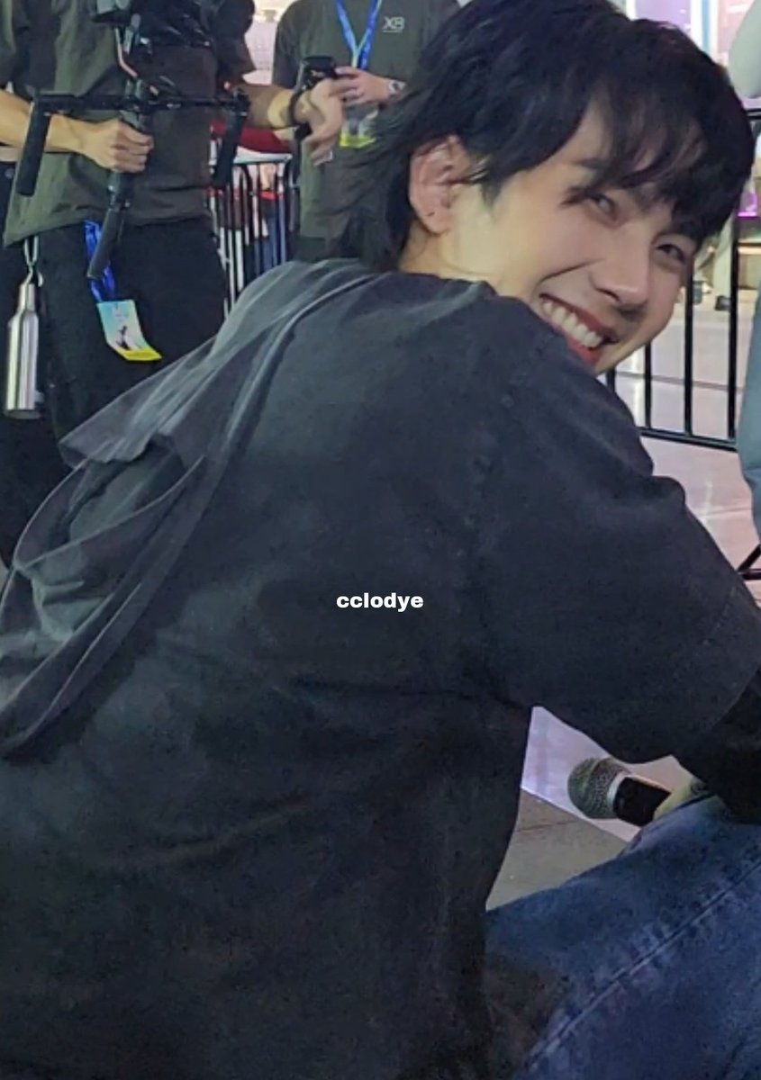 core | rose tweet media