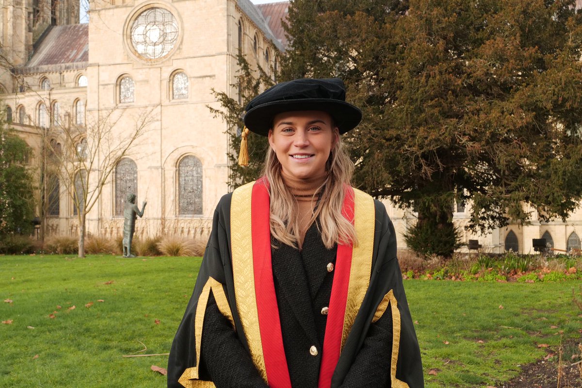 CanterburyCCUni's tweet photo. Proud to welcome @alessiarusso7 as Honorary Doctor of #CCCU in recognition and celebration of her achievements, hard work and commitment to being an outstanding role model to girls and women 🦁🦁🦁 @Lionesses https://t.co/ErV2Q93nDi