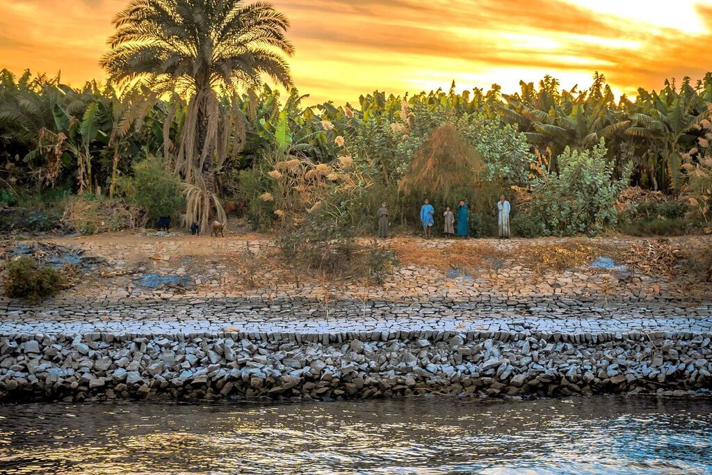 Hacían una estampa guapa, mirándonos extrañaos a la vez que yo lo hacía...
.
Otro recuerdín pa la buchaca.
.
#egipto #egypt #nilo #nile instagr.am/p/Cn7OzFxMQvh/