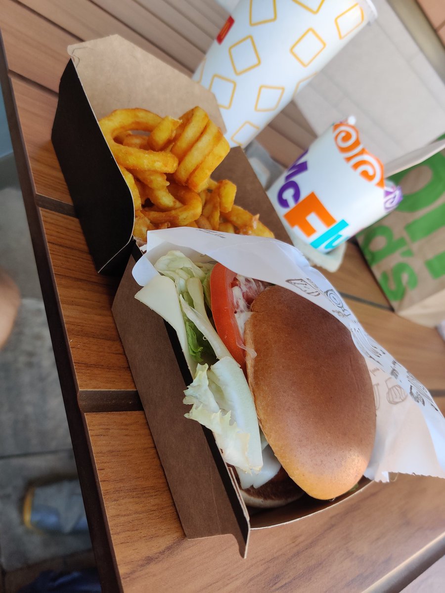 Gelder__'s tweet photo. @LouFountain I liberated the McDonald's in that city, was peng https://t.co/vSMqmaUKRU