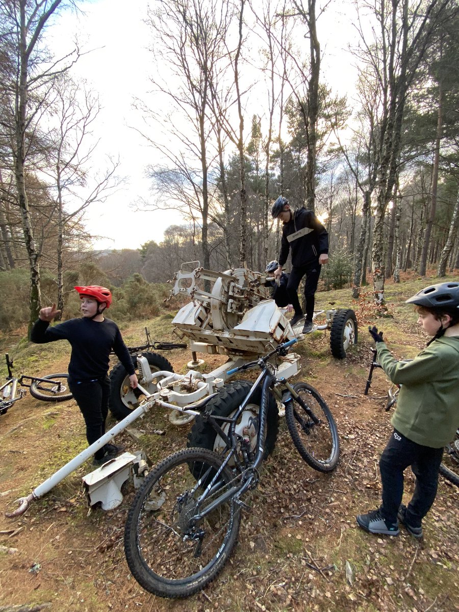 tech_ehs's tweet image. Fine to get out again with this bunch. The advanced group taking on some technical, punchy climbs to the tower along with a bit of a history lesson.
#ehsmtb @ArranPTG