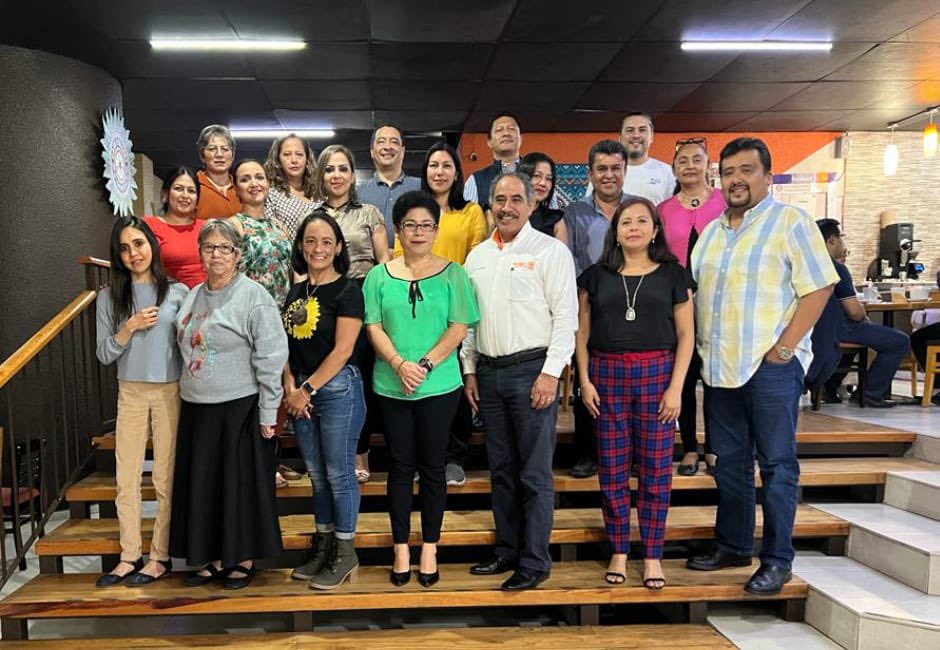 SNTE56Veracruz's tweet photo. La Sección 56 realiza reuniones informativas y de convivencia con compañeros de la delegación D-II-24 de la UPV

Nota completa:
https://t.co/XdGLigBLwo

#𝙎𝙤𝙮𝙎𝙉𝙏𝙀56 🟠 https://t.co/7Exx7wqEnZ