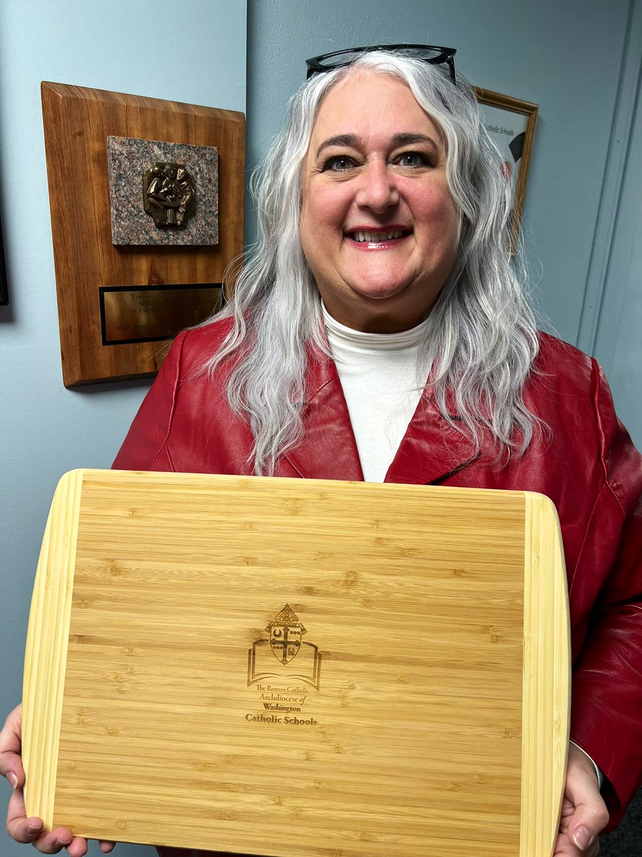 ADWSupt's tweet image. Our @ADWCathSchools principals are a cut above the rest! I am happy to present each of our archdiocesan school leaders with a small token of appreciation for Catholic Schools Week! 

Thank you for everything that you do to support Catholic education in our #ADWcommUNITY!