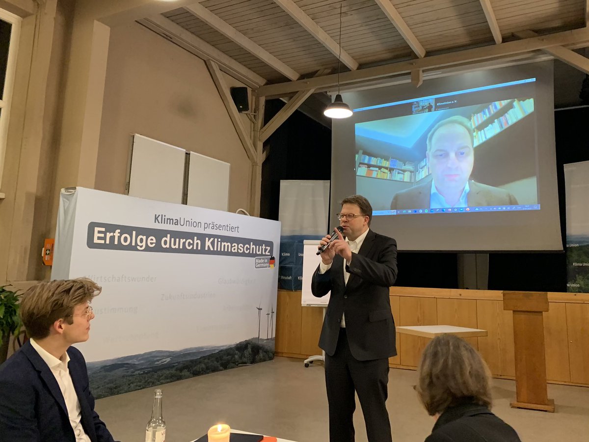 klimaunion's tweet photo. Willkommen zum Strategiegipfel der Landesverbände und Regionalgruppen der @KlimaUnion, u.a. mit @ThomasHeilmann @wegeheld @NicolasScholz7 @bancia und Bürgermeister Heiko Wingenfeld der Stadt @fulda! 

@fuldaerzeitung @Region_Fulda @fulda @cduhessen @cdu_hessen @cdu_fraktion https://t.co/4KycR4t013