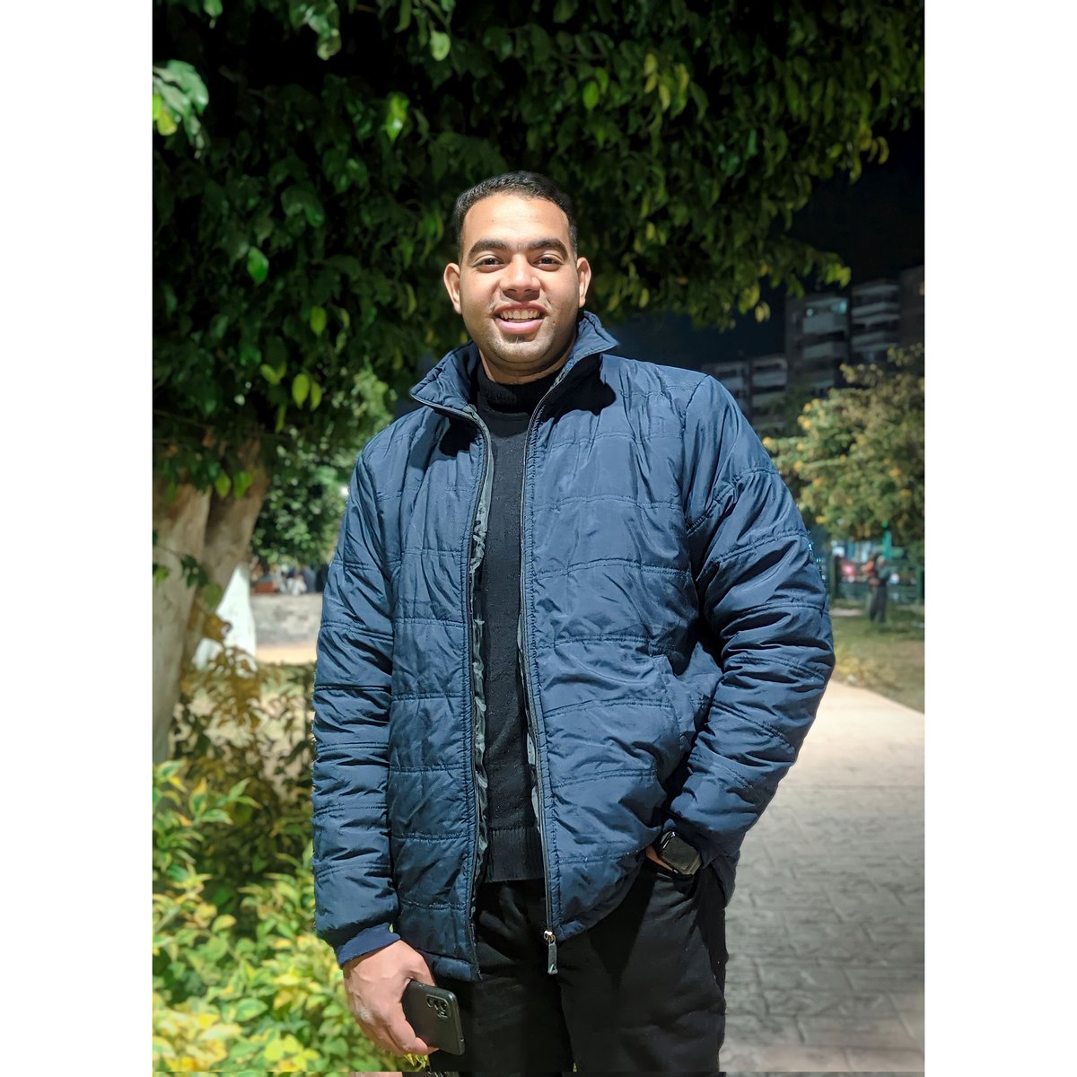 #NewProfilePic
*عامل قـلـق لآي حـد آتـخـلق*🌍🔥