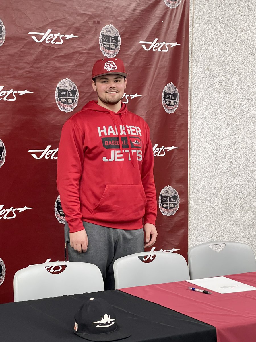 Congratulations to Senior Owen McIntyre on his commitment to play baseball at IUPUC next year. #JetsBaseball2023 #CrimsonPride