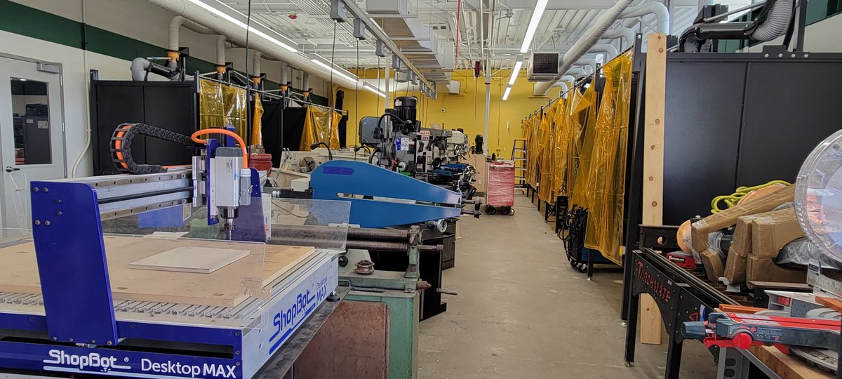 4698frc's tweet photo. We moved into the new building last week! Our team continues to organize the shop and prototype our robot! https://t.co/2DVlsWaMor