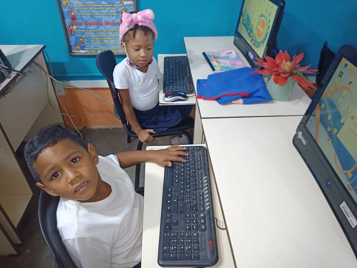 cbitjesusmleon's tweet photo. #27Ene | 🇻🇪 📢 ¡Seguimos Avanzando!

Desde el CBIT Jesús Martín León #Tinaquillo #Cojedes seguimos comprometidos con niños y niñas mediante intercambio de saberes con   el uso de las #Tic 

#BastaDeAcosoComercial

@NicolasMaduro 
@_LaAvanzadora 
@leivi24 @Fundabit_ @MPPEDUCACION https://t.co/KLhUJ3gsZF