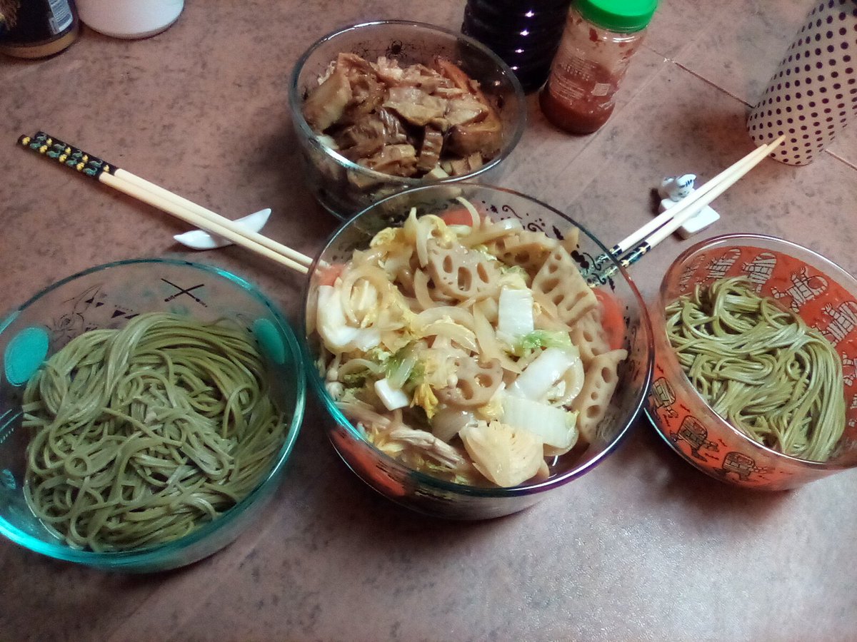 Zera77's tweet photo. Tonight's dinner: stir fry veggies (nappa cabbage, lotus root, enoki mushrooms and onion) with vegetarian duck on green tea noodles. #veggiecooking https://t.co/DsTbsF0YCR