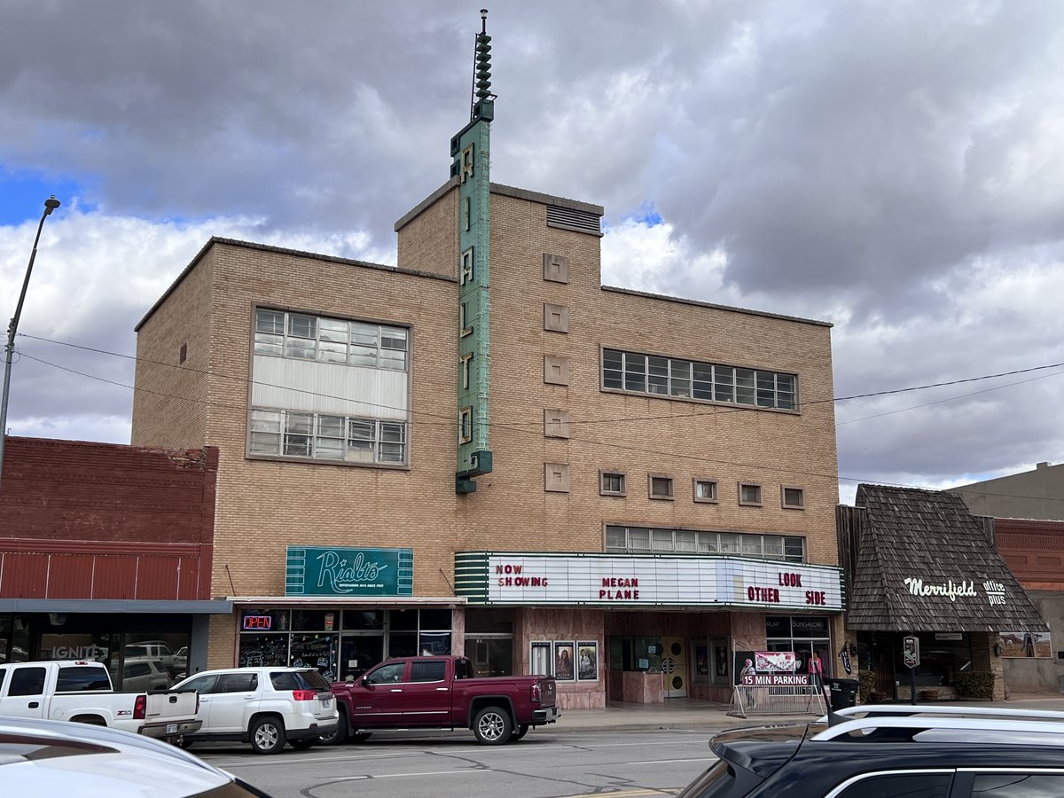 Alva is full of great buildings, including the gorgeous Rialto Theatre. We're big fans. Do you have a favorite movie theatre in Oklahoma? Show us!