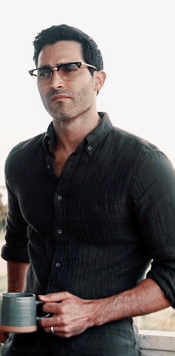 tylerthinkerr's tweet photo. Needed some comfort. Thank the gods we’ve got this cardigan wearing Kryptonian. https://t.co/YQ6cRNb3tF