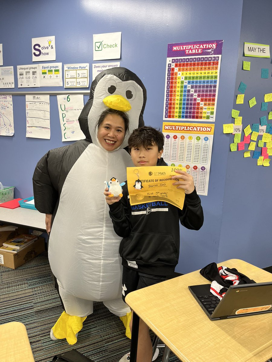 MrsMillsJ7's tweet photo. JiJI came out to celebrate all our students making progress. Here’s our first to 100% in 5th grade.@michellecombsTX @KleinISDMath @STMath https://t.co/pC2xOQ1byq