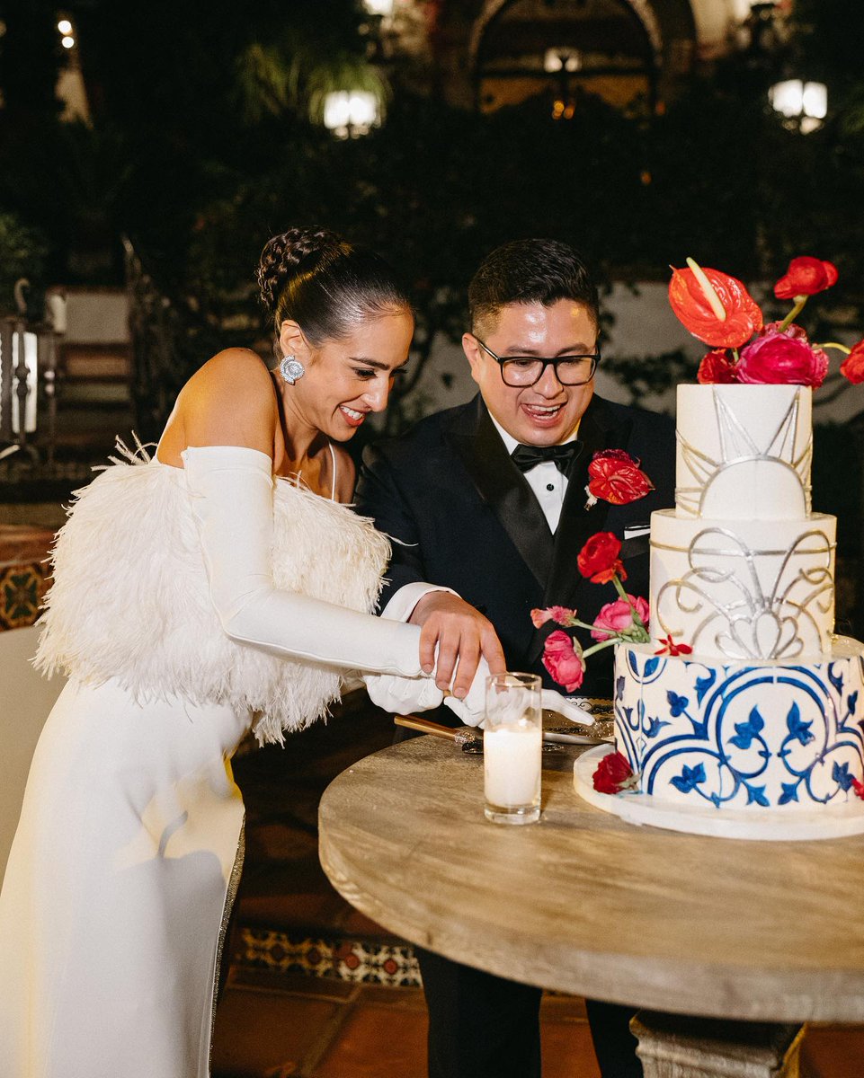 Sheer elegance. 
Full-Service Planning &amp; Design: @gabrielapilarevents 
Photographer: <a href="/hannah/">Hannah</a>.costello
Cinematographer: @amariproductions
Floral Designer: <a href="/byjasonlloyd/">Jason Lloyd</a>
Hair &amp; Makeup Artist: <a href="/krystal_marquez/">Krystal Marquez</a>
Catering + Bar: <a href="/treslacatering/">Très LA Catering</a>
DJ: <a href="/djwillgill/">Will Gill</a>