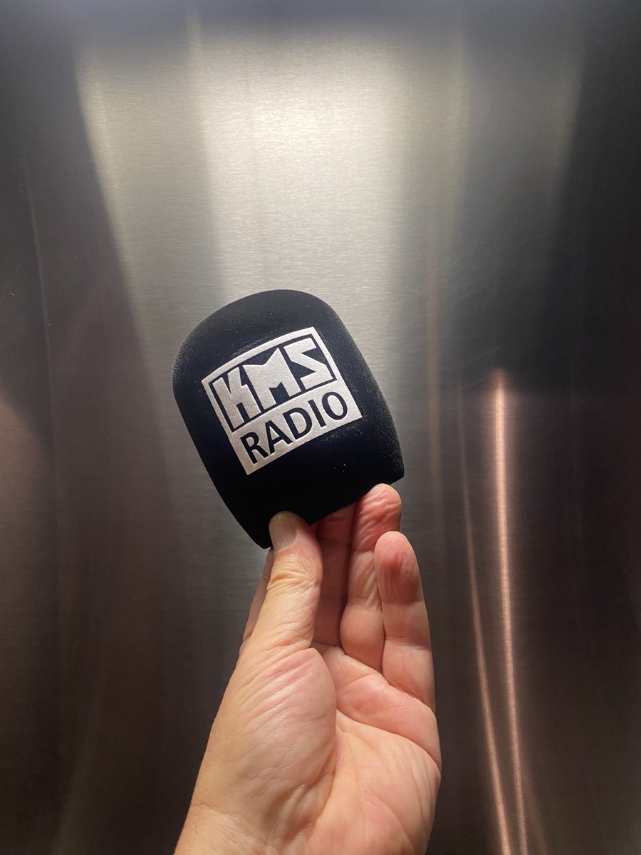 nicolasirkis's tweet image. Kms radio saison 1 c est fini merci rtl2 merci a tous derriere la radio a bientot ✊🖤❤️