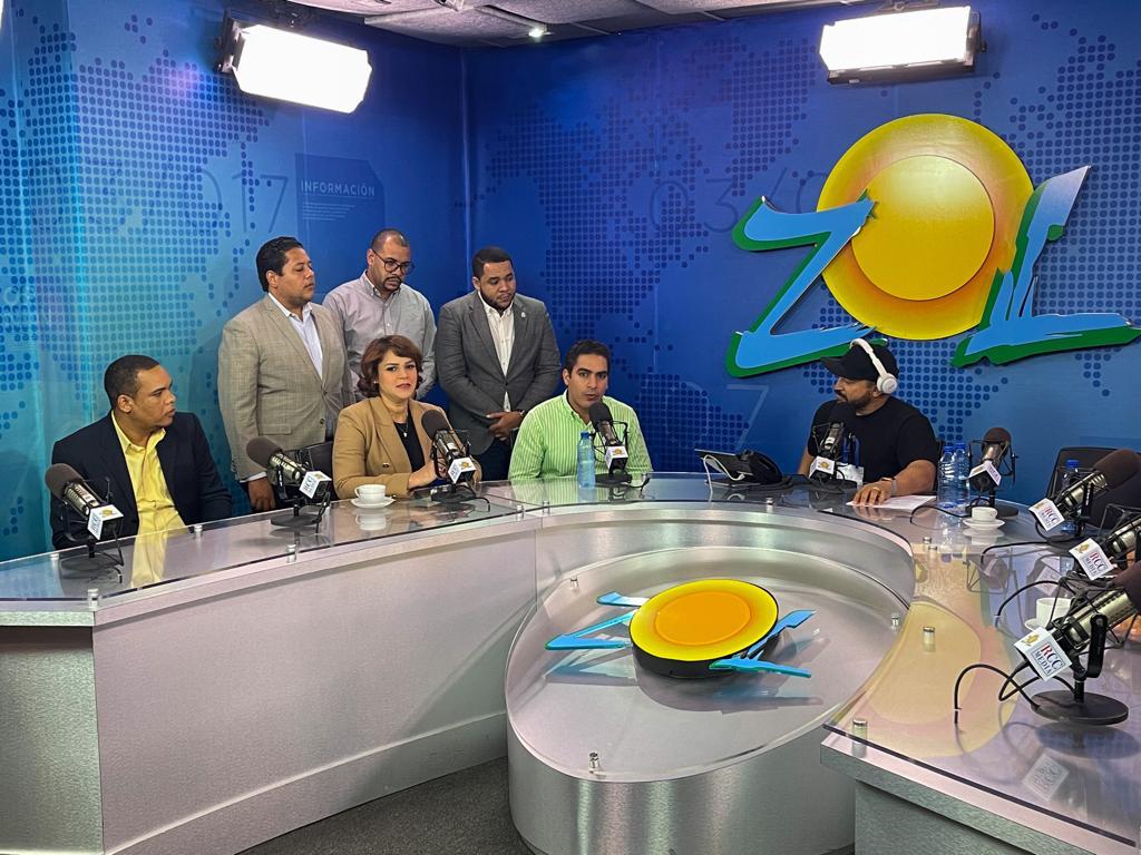 Nuestra participación en el programa <a href="/elmismogolpe/">El Mismo Golpe</a> donde anunciamos la actividad que tenemos el 30 de enero en el Parque Colón para celebrar el día Nacional de la Juventud. 

<a href="/FPcomunica/">@Fuerza del Pueblo (FP)</a> 
<a href="/JovenPueblo/">Fuerza Joven del Pueblo</a>