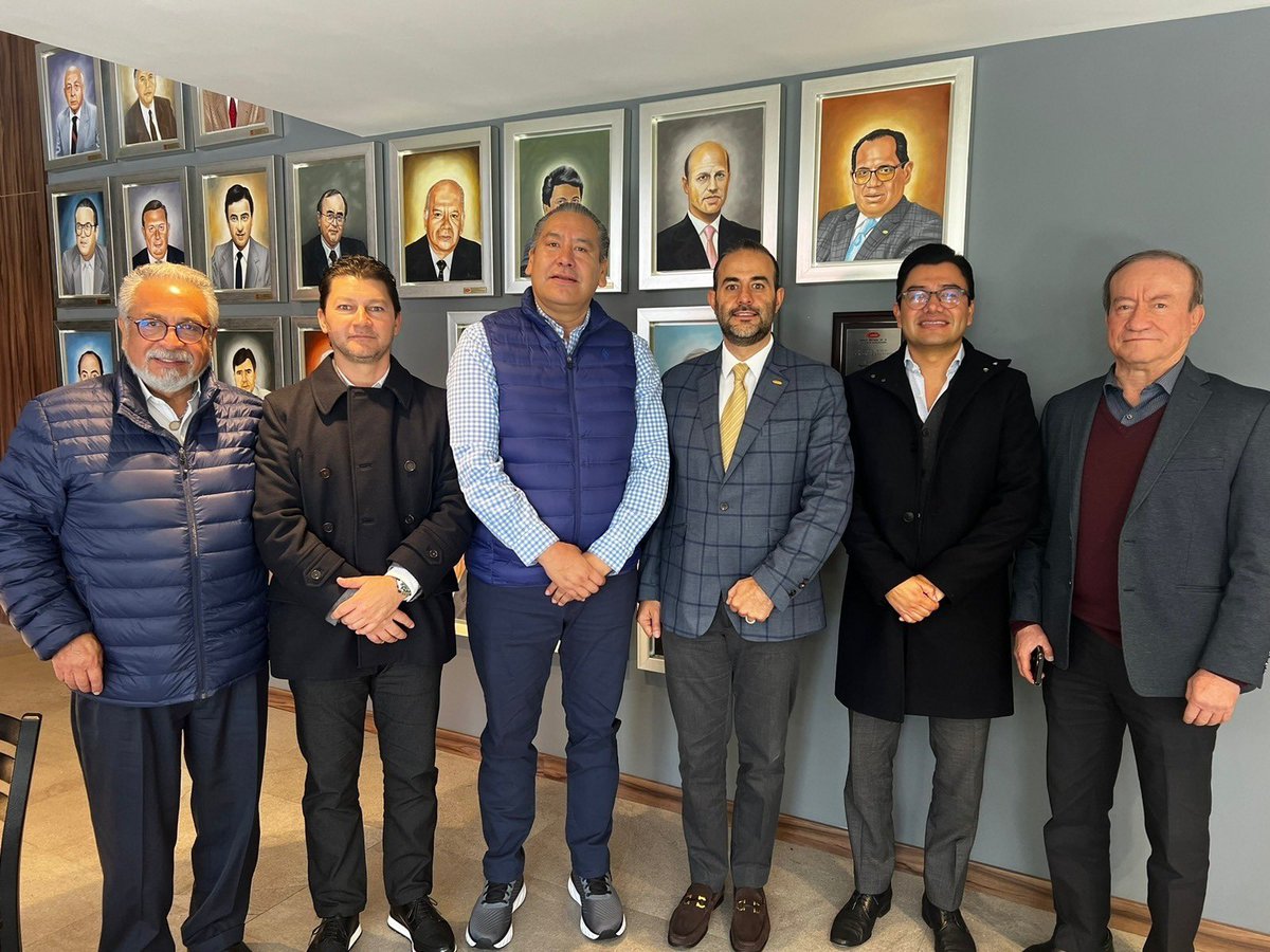 Un gusto recibir y saludar a <a href="/leobardosoto/">Leobardo Soto</a> de la <a href="/CTMPuebla/">CTM_FTPuebla</a> en <a href="/PueblaCMIC/">CMIC Puebla</a> para dialogar y trabajar juntos en beneficio de la industria de la #construcción en el estado de #Puebla #ConstruyendoMéxico