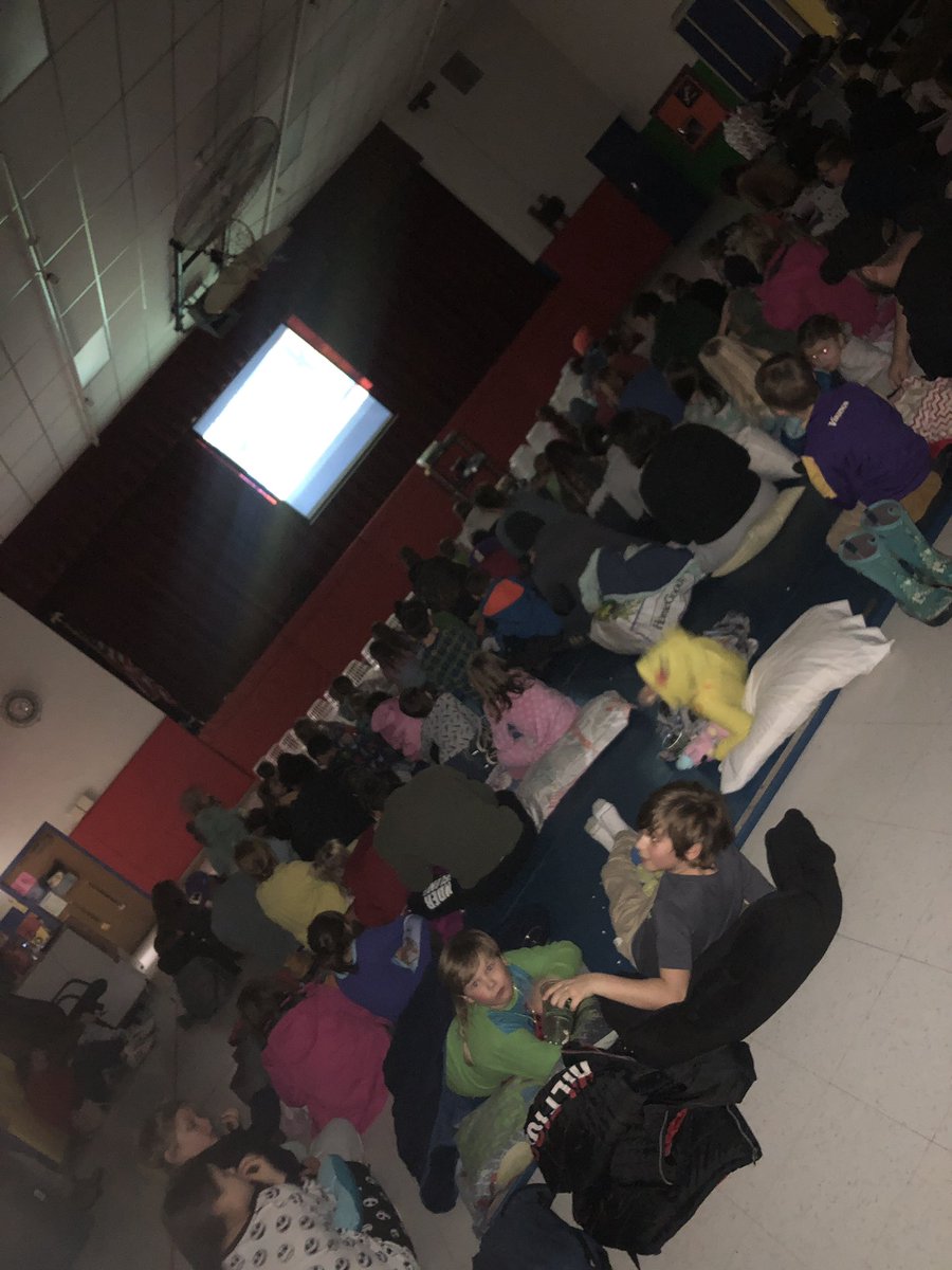 NWPPLC's tweet photo. Over 100 viewers tonight @NWPPLC for the first movie night in years. #AmazingTurnOut  @RobBlissVT @RHSBillOlsen https://t.co/wc40Vvy9Me