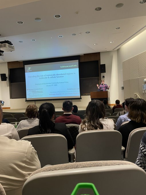 WUSM_BMB's tweet photo. Amazing talks from @alexholehouse, @idpemery, and @aflynn031 at the semester's first Science Friday hosted by #WashUBB. The community was very happy to welcome the recruits from the BBSB graduate program at the seminar! #IDPs https://t.co/7pzEhX1ik8