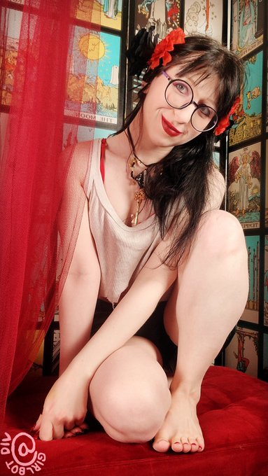 See you SOON on Twitch . tv / Divbug  Come hang out! On Fridays we watch Pic in Pics &amp; follow it up with