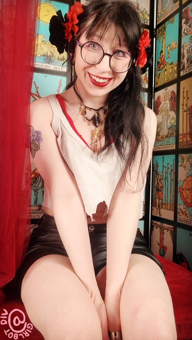 See you SOON on Twitch . tv / Divbug  Come hang out! On Fridays we watch Pic in Pics &amp; follow it up with