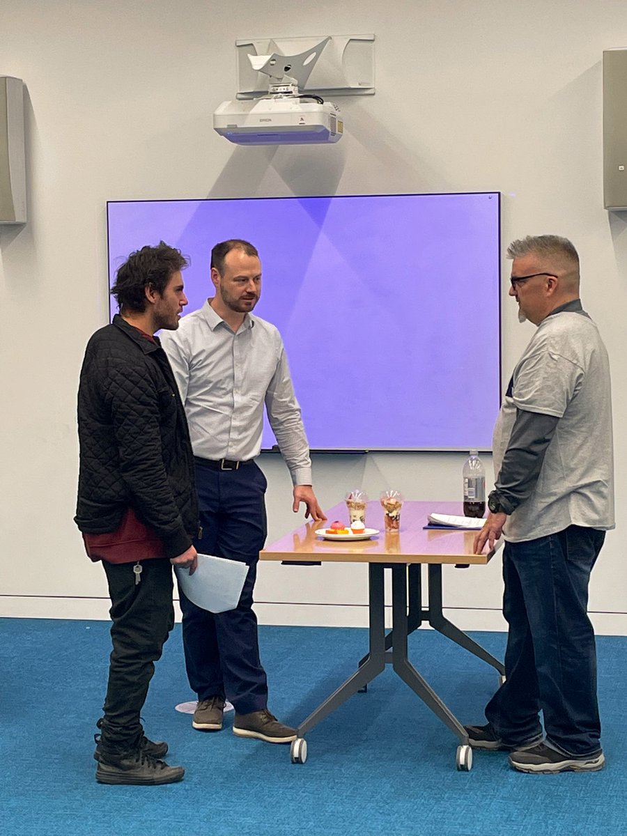 Today we had the pleasure of putting on a Forum Theatre production with the Calgary Diabetes Advocacy Committee. The interactive performance showcased issues of diabetes stigma in shelters. Thank you to all of our amazing actors/actresses and spect-actors 🎭