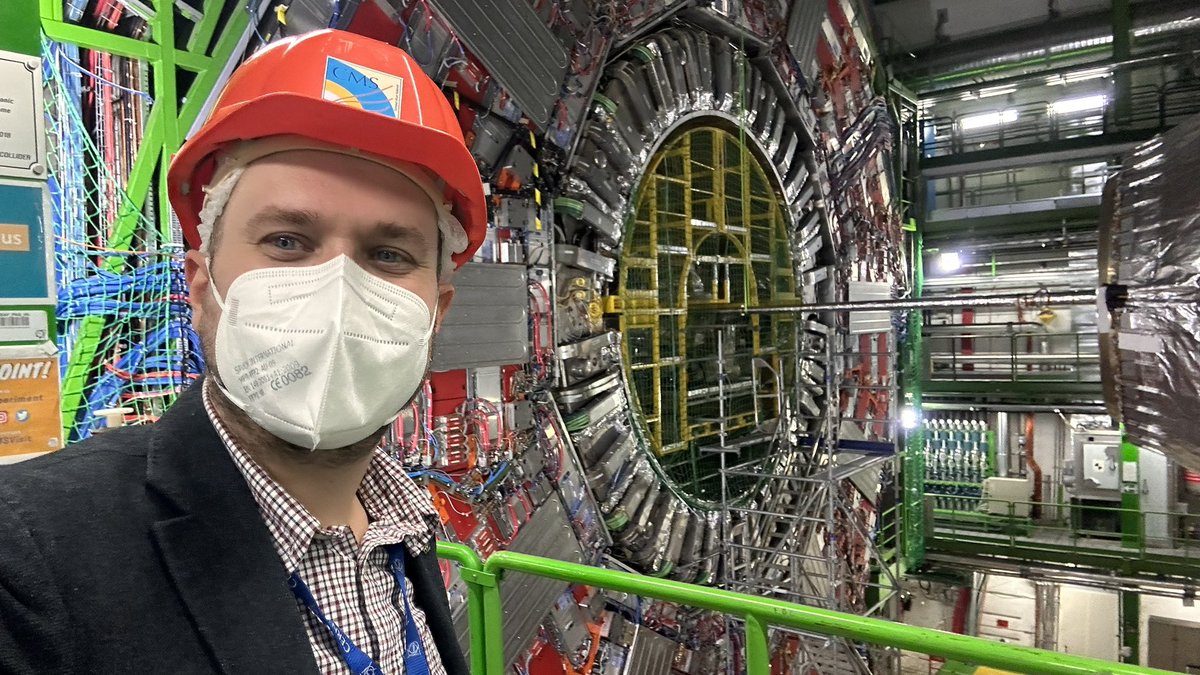 I can tell you that #CMS is one of the most amazing things I’ve ever seen! Wow🤯🤯 #CERN #MyCMSVisit #CMSCern #LHC #LargeHadronCollider #HiggsBoson @CERN
