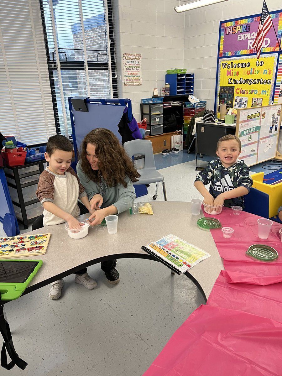 SNOW much fun making snow with our peer buddies from Ms. Sullivan’s class! ❄️❄️ @abbott_elc