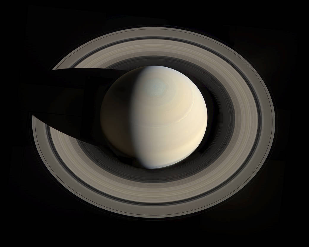 EricLagadec's tweet image. Aviez-vous déjà vu la planète Saturne d'au dessus? Maintenant oui. Cet hexagone au pôle, ces anneaux quasi-parfaits, avec l'ombre de la planète projetée : merci à la sonde Cassini pour tous ces trésors visuels!
