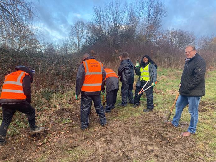 probationpract's tweet image. A visit to one the local upw project yesterday  in part to mark 50 years of community pay back.  And yes I did get my hands dirty for a bit and mucked in.   Really enjoyed chatting to the men on the project about their journeys and how we can perhaps improve #50years