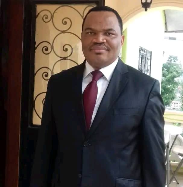 Vivalex8's tweet photo. Ako Takem is a senior official in  #Cameroon's Ministry of Public Contract (60yrsold) who raped &amp; impregnated 15yrs old Burinyuy Shantal in Yaounde. 
Burinyuy Shantal is an IDP from Kumbo.She died a few days ago from excessive bleeding caused by attempted abortion.😭😭
#Justice https://t.co/HkQncq1ZA6