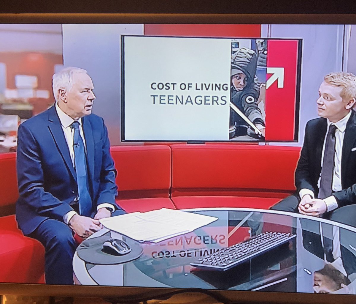DanniKeeling's tweet photo. Important segment on @bbcmtd tonight on how the cost of living crisis is impacting young people in both the short and long term across the UK, a topic we are passionate about at @YF_Foundation. @positiveyouthUK &amp; @CoventryBS clearly doing some amazing work in Coventry 🍽️👍🏼 https://t.co/5GU3O43t3x