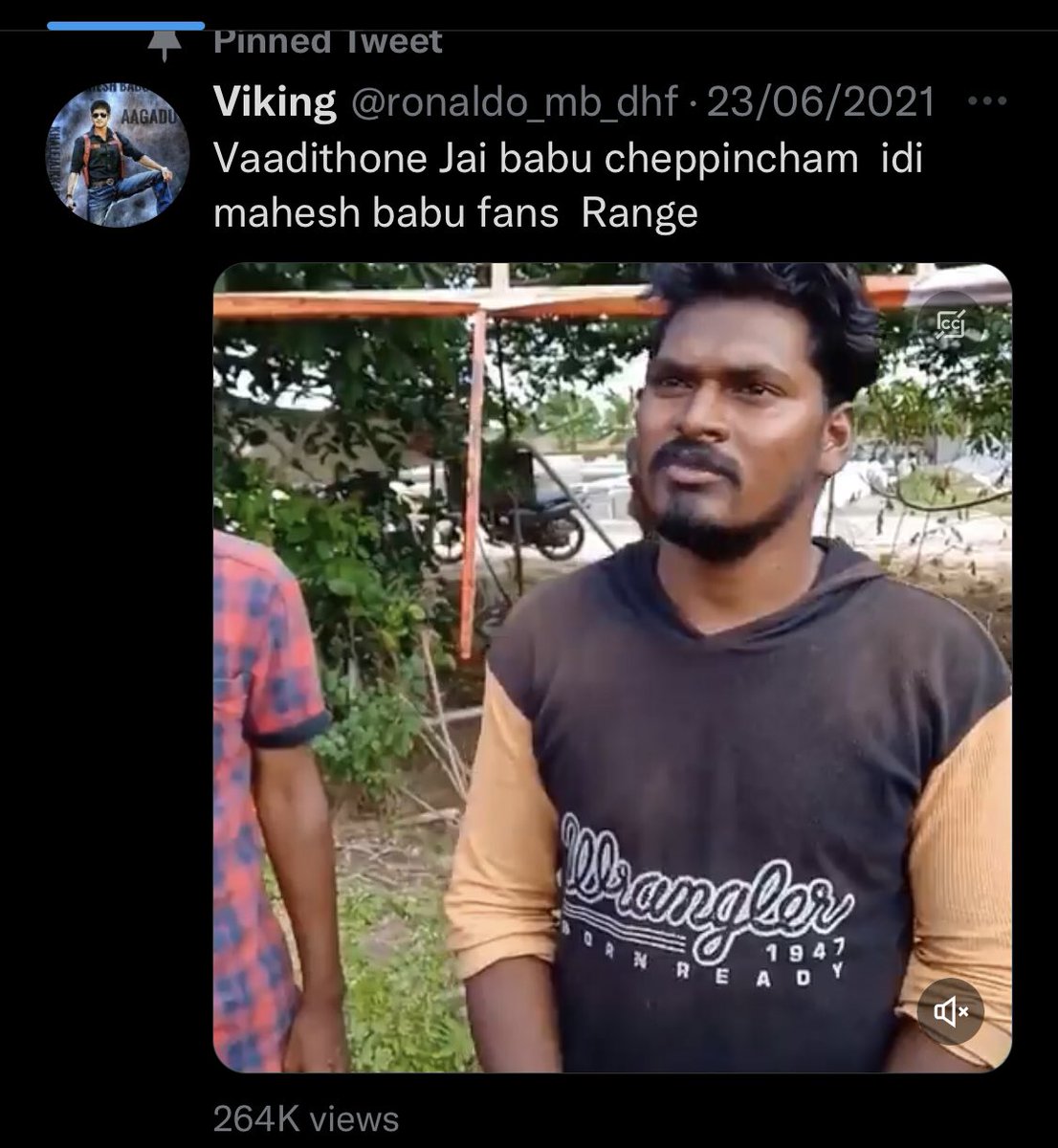 VigneshDHFM007's tweet photo. Then Now Forever …… 
Phone Chetholo Undani Estam Vacchinattu Tweets Vesthey Result Elaney Untadhi 🤙 
Offline Or Online 👍 
#NeverMessWithMBFans 
#BangaloreSareesDay https://t.co/5VY0955ekc