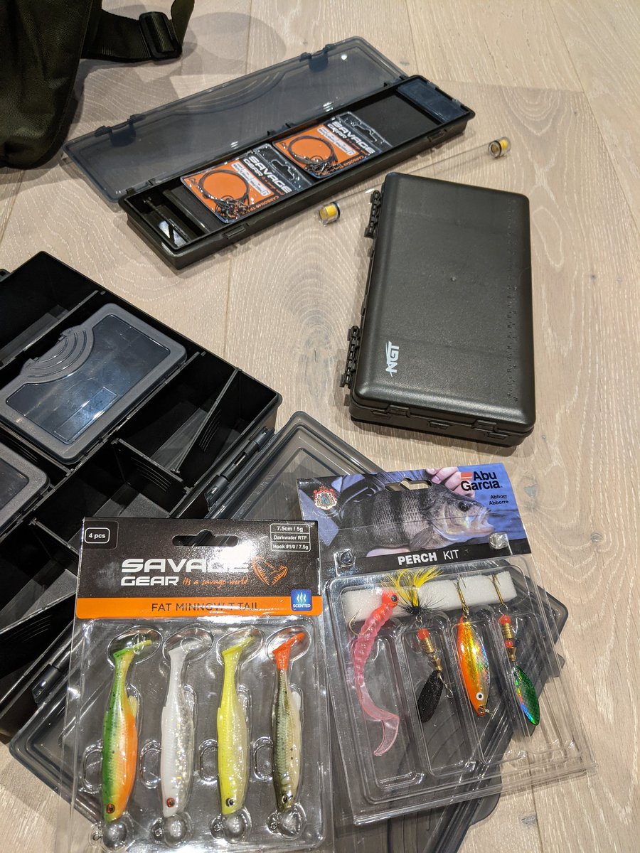 grandui's tweet photo. Super quick delivery and great service by #AnglingDirect with my new winter pike spinning gear 🎣 https://t.co/Ylteuw4gua