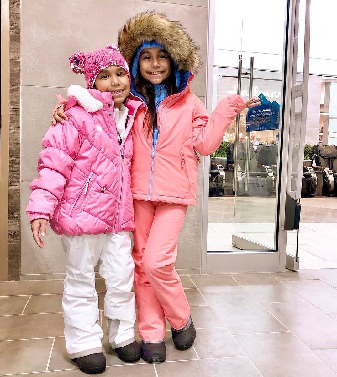 SunAndSkiSports's tweet photo. Heading to the mountains soon with the kids? Keep kids warm and dry with #obermeyer #winterjackets designed to keep wind chills, snow, and water out. They’ll love wearing their new #jacket in their favorite colors. Visit a #SunAndSkiSports store today with them for a try-on. https://t.co/RH6QPQC05m