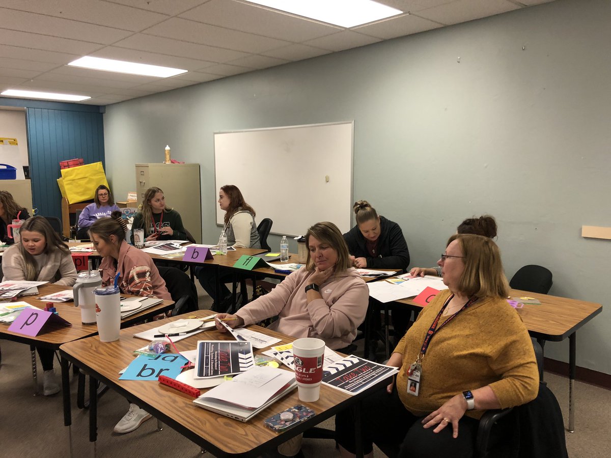 DrLohfink's tweet photo. Fun learning day @usd494 “taking two” — revisiting the science of reading, dyslexia, and structured literacy! Thanks @PlunkettLiz @swplains for the opportunity to work with great teachers! https://t.co/ZcifNohWnH