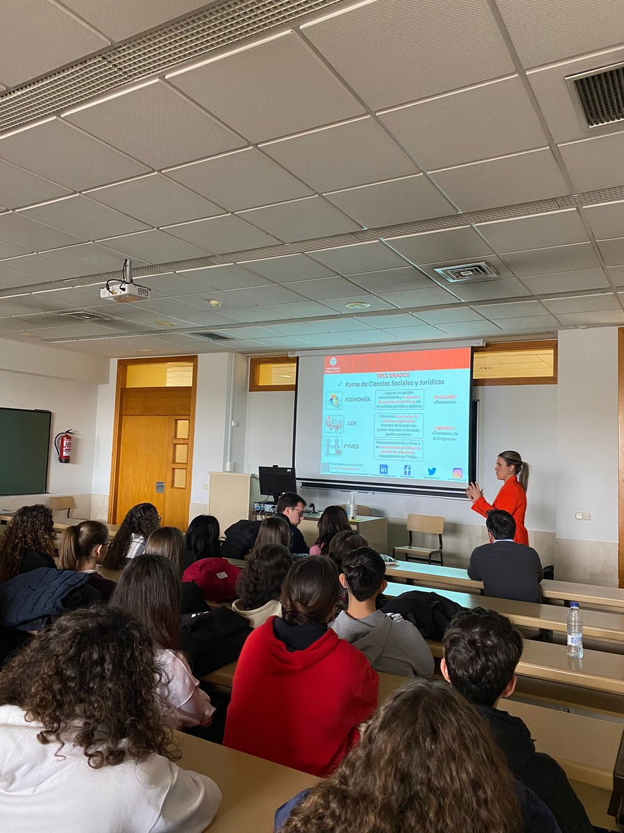 🧡En <a href="/EconomiaUsal/">Economía y Empresa</a> os esperamos con los brazos abiertos🧡. Gracias a la <a href="/usal/">Universidad de Salamanca</a>, <a href="/aytoSalamanca/">Ayuntamiento Salamanca</a>, <a href="/SpioUsal/">Servicio Orientación</a> y a la <a href="/delg_feyeusal/">Delegación FEYE USAL</a> por las estupendas #jornadas de #orientacion celebradas hoy. 👏🏻

#somostufuturo
#somoseconomiayempresa
#somosusal