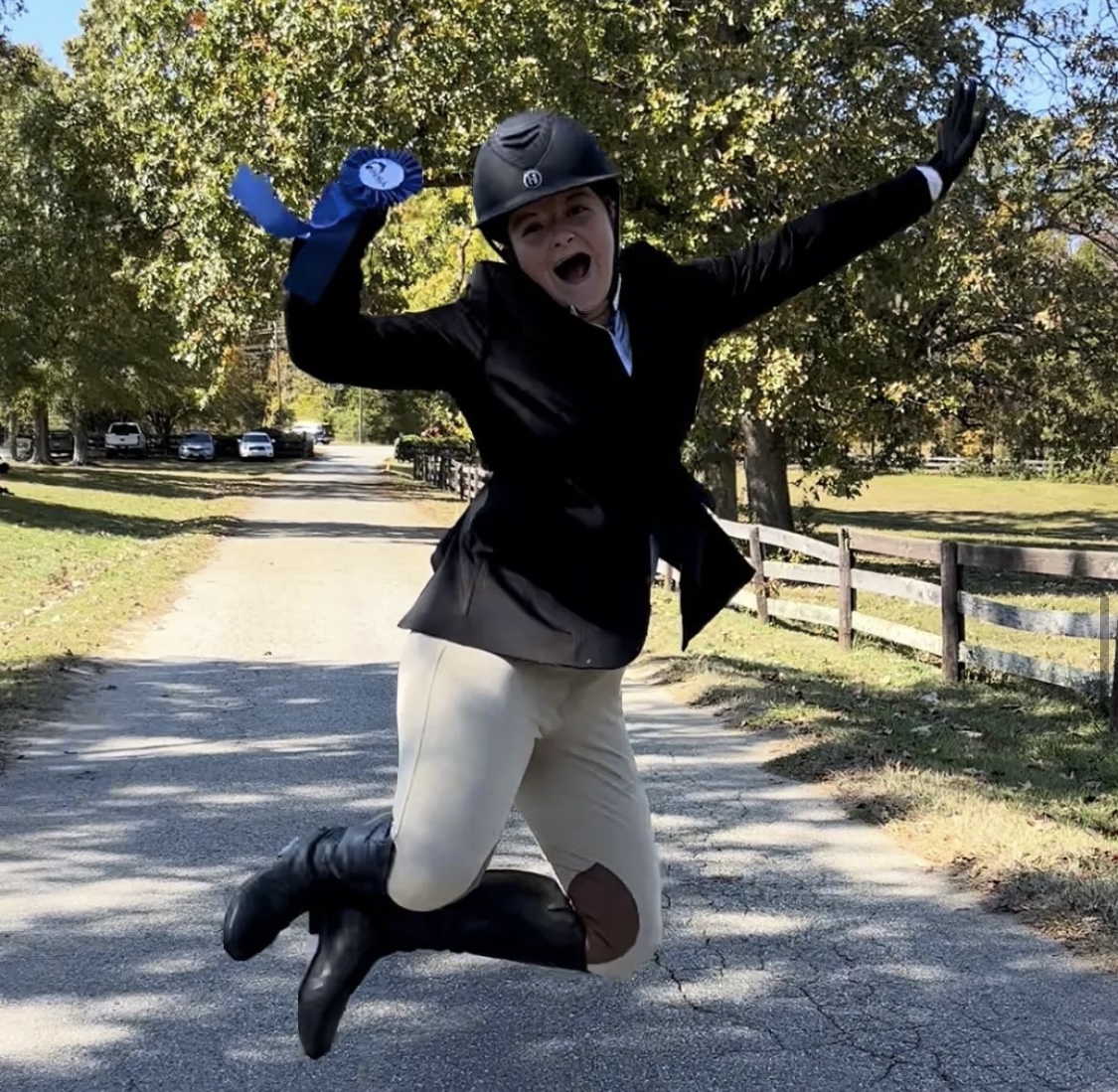 Jumping for joy because it's Friday! Horse show weekends are just around the corner and we can't contain our excitement 🎉

📸: University of North Carolina Greensboro Equestrian

#RideIHSA #IHSAStrong #Repost #ShowSeason #TGIF