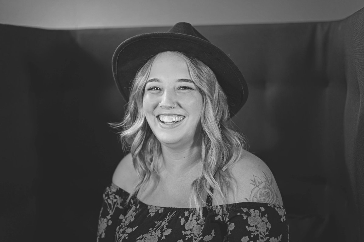 Merilightphoto's tweet photo. #NationalHaveFunAtWorkDay

Making people smile and making homes shine, what's not fun about my job?

Do you love yours? https://t.co/vJyndrWYAR
