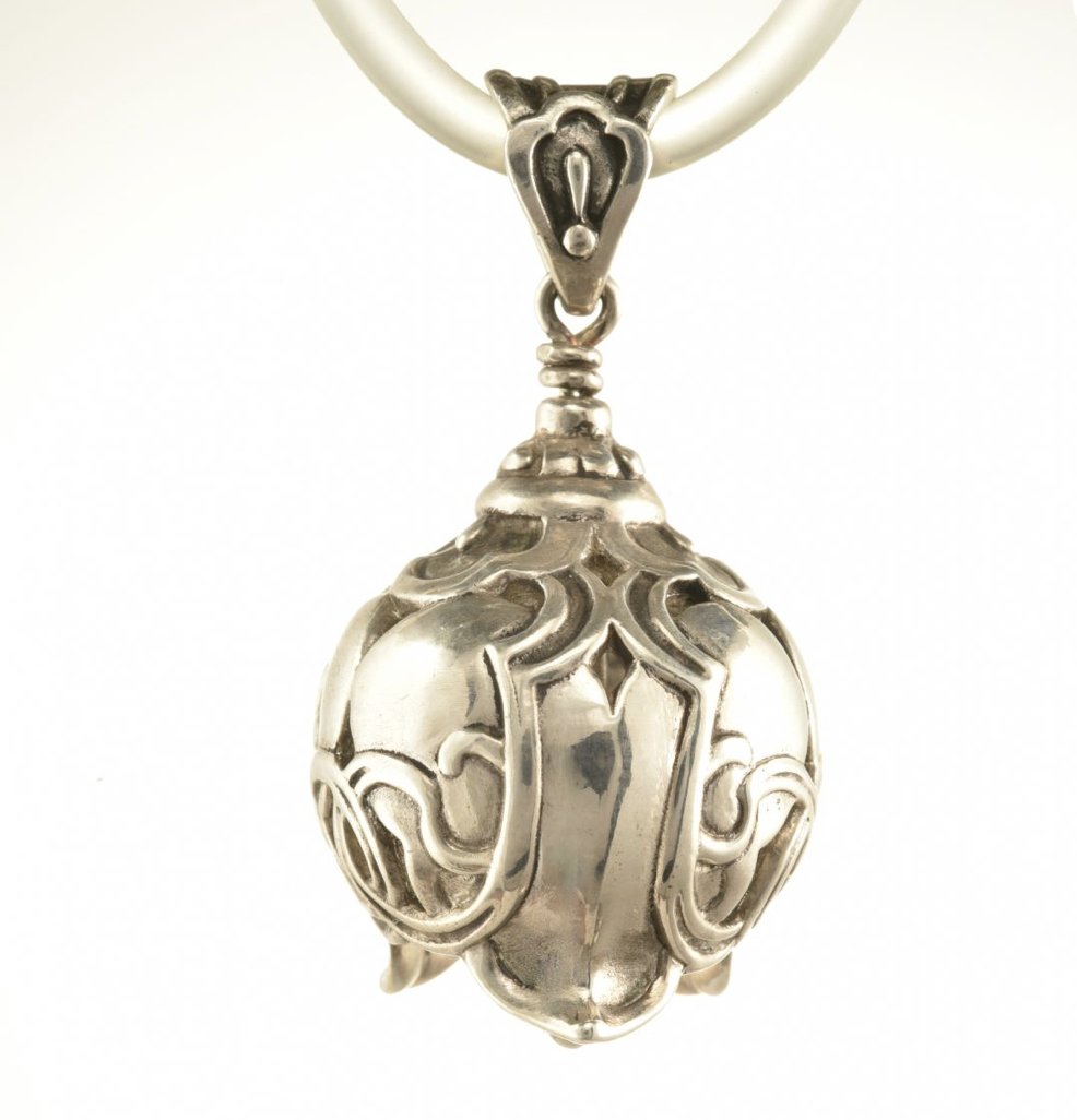 The HEART TO HEART Bell in Sterling Silver.

grbbells.com/shop/he2he/

#heart #valentinesgiftidea #hearts