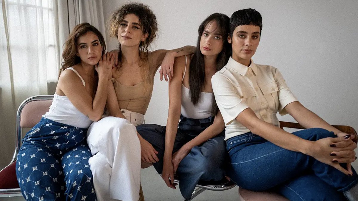 ForbesLifeLatam's tweet image. #Entretenimiento | La  productora "Ellas cuatro" debuta con el proyecto “Señoras”, una comedia dramática, que nos demuestra que no es tarde volver a empezar ¡Descubre más! 👉bit.ly/3DjG7xr👈

Vía: @ForbesLifeLatam 
👤@gabrielamarcosp @fridastrid @elavelden @esmepimentel