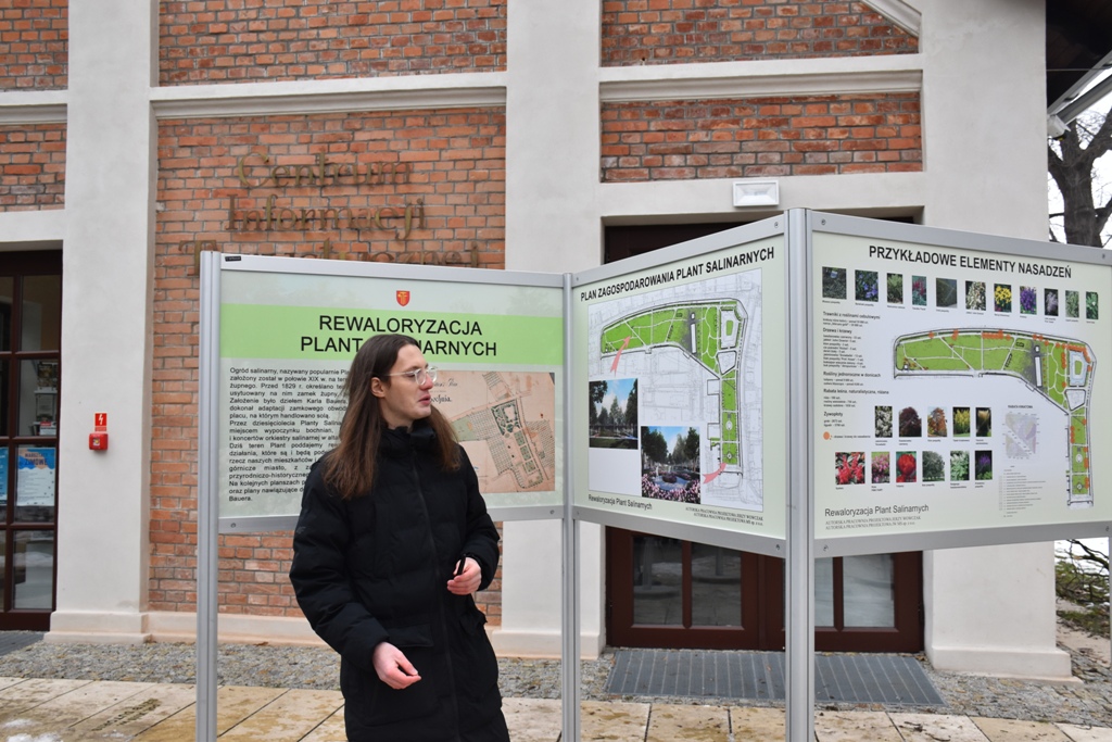 Na temat głównych założeń projektu rewitalizacji Plant Salinarnych mówił dziś w Bochni Marek Sanecki, architekt z pracowni Saneccy, która przygotowała projekt. Konferencję prasową  zorganizowano przed budynkiem Kuźni na Plantach Salinarnych w Bochni. 
<a href="/bochniazbliska/">BochniaBrzeskoZBliska</a>