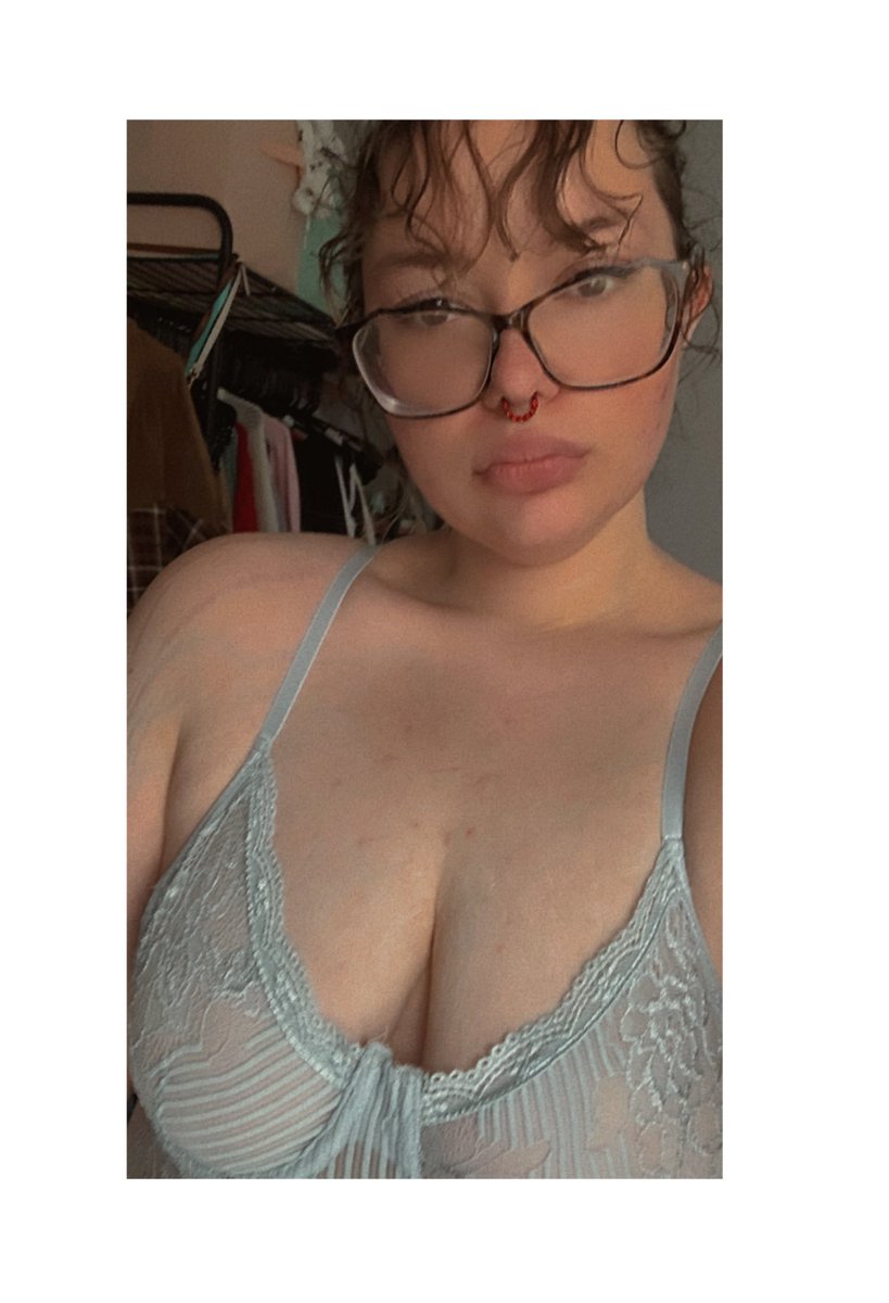 ChaoticCal_'s tweet photo. she call me daddy tell that bitch it's yes sir    #ptsselfieday https://t.co/cBuNPmqvA5